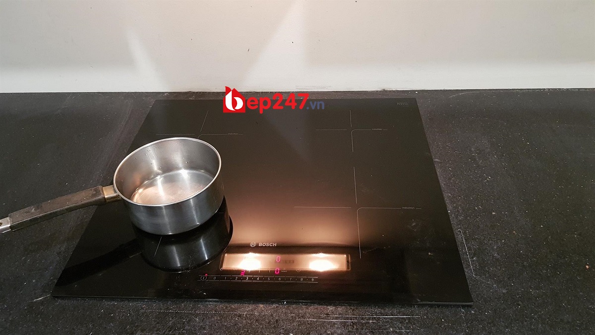 bep-tu-bosch-pie631fb1e Bếp từ Bosch PIE631FB1E được lắp âm bàn đá
