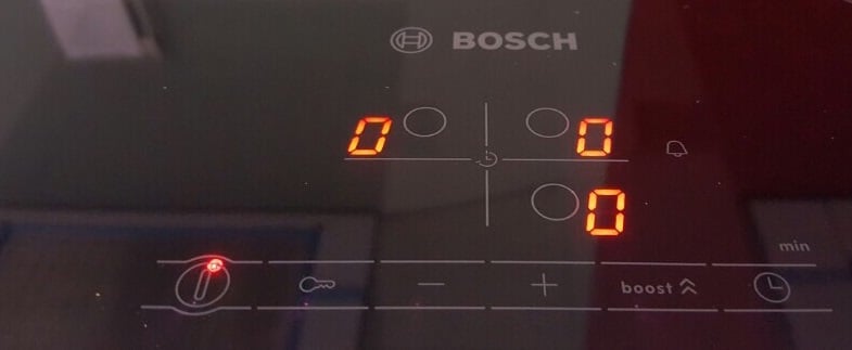 Bảng điều khiển của Bếp Từ Bosch PIL631B18E